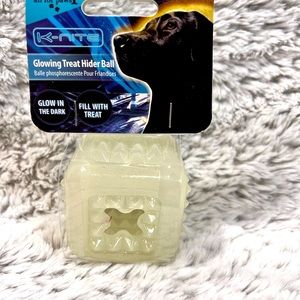 AFP Glowing treat hider cube